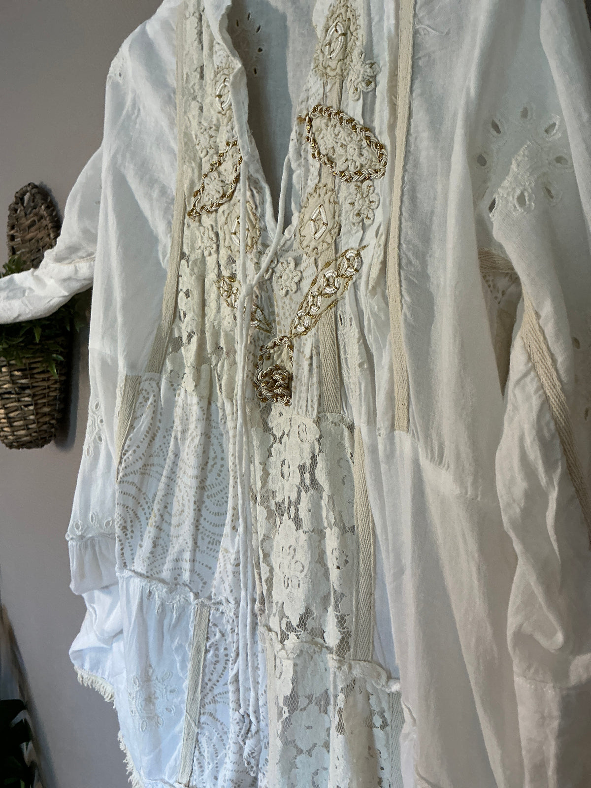 Boho-Bluse Amalfi – Weiß Gold/Creme
