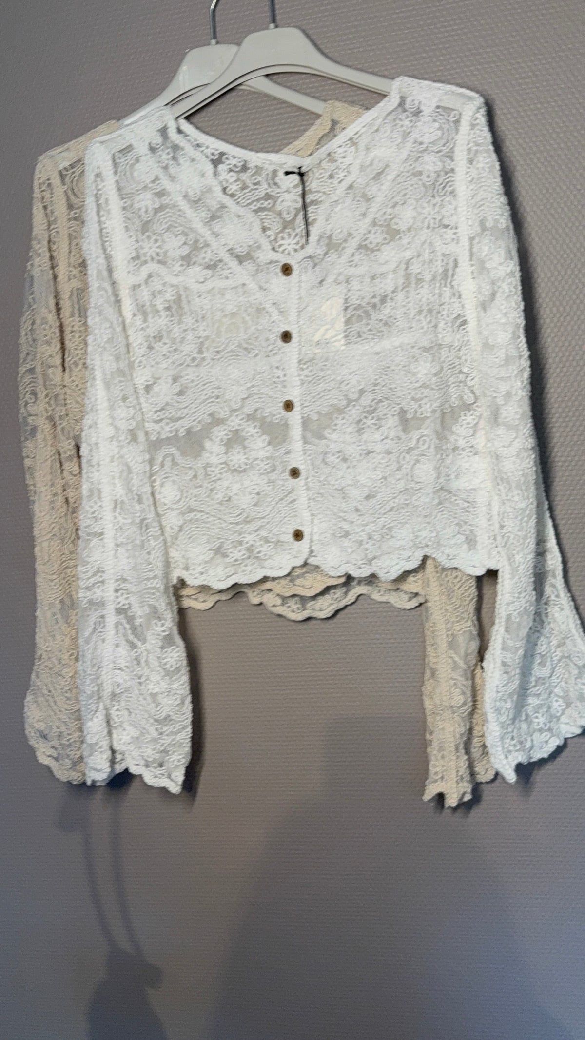 Spitzenbluse feminin, romantisch elegant