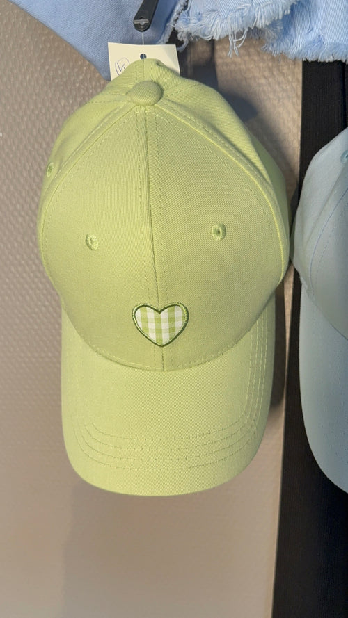 Cap mit Herz, Detail, lässig, feminin und perfekt für jeden Tag