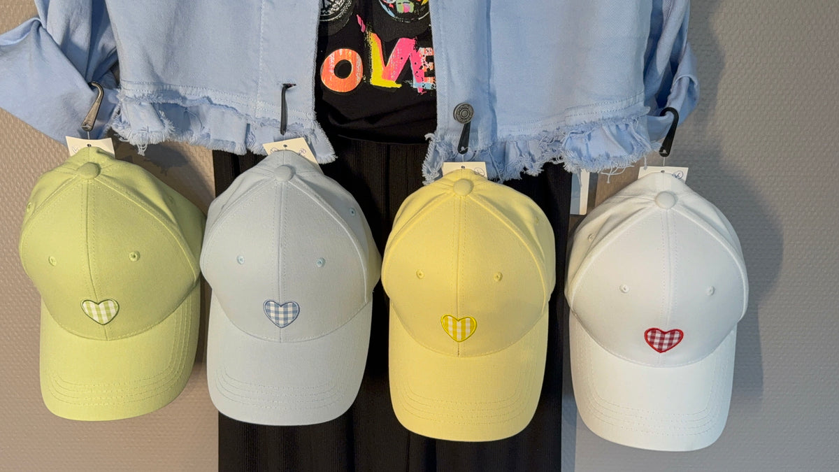 Cap mit Herz, Detail, lässig, feminin und perfekt für jeden Tag