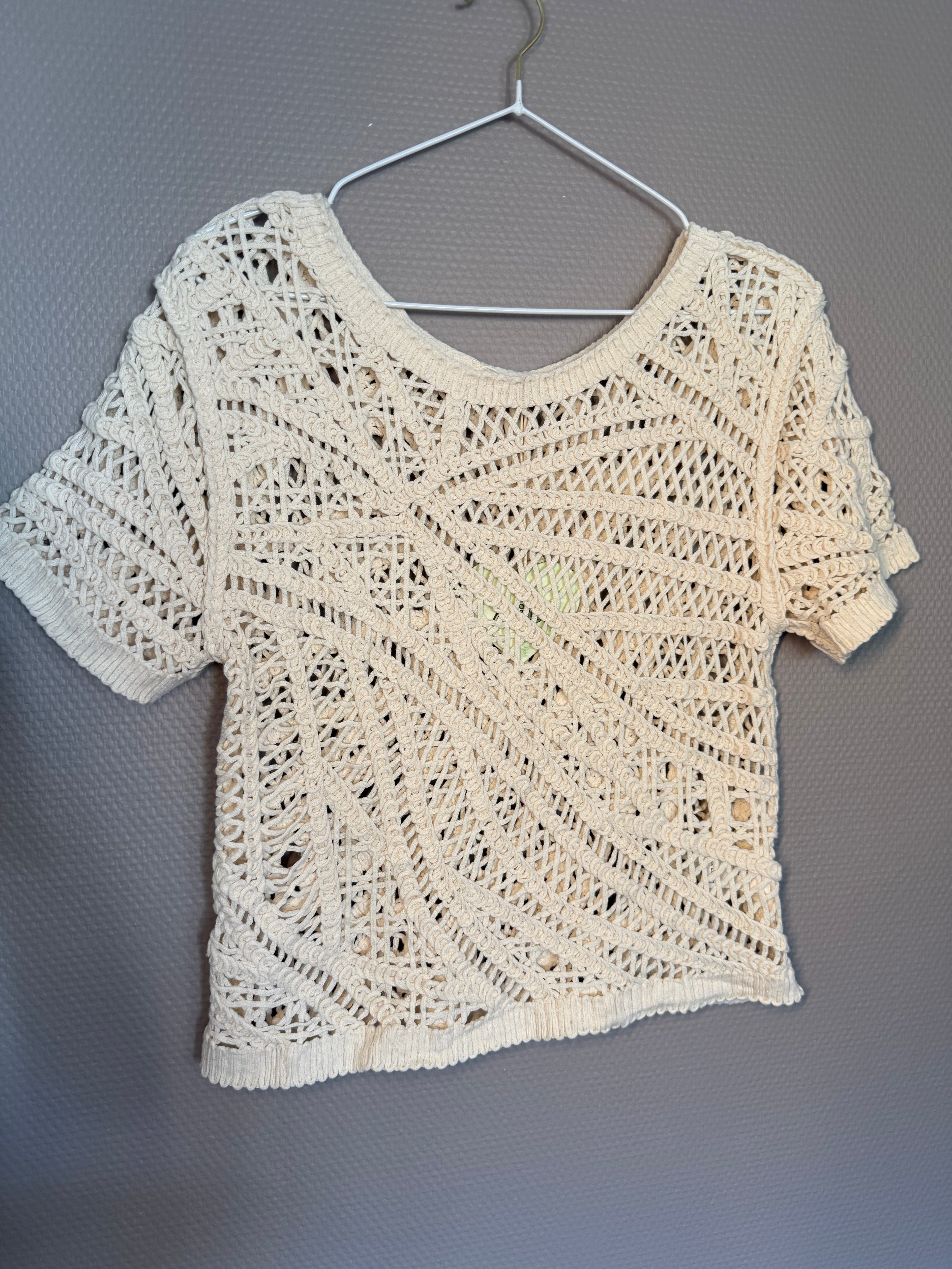 Häkel Pullover in Creme modern und stilvoll