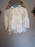 Luftige Bluse mit edlen Details