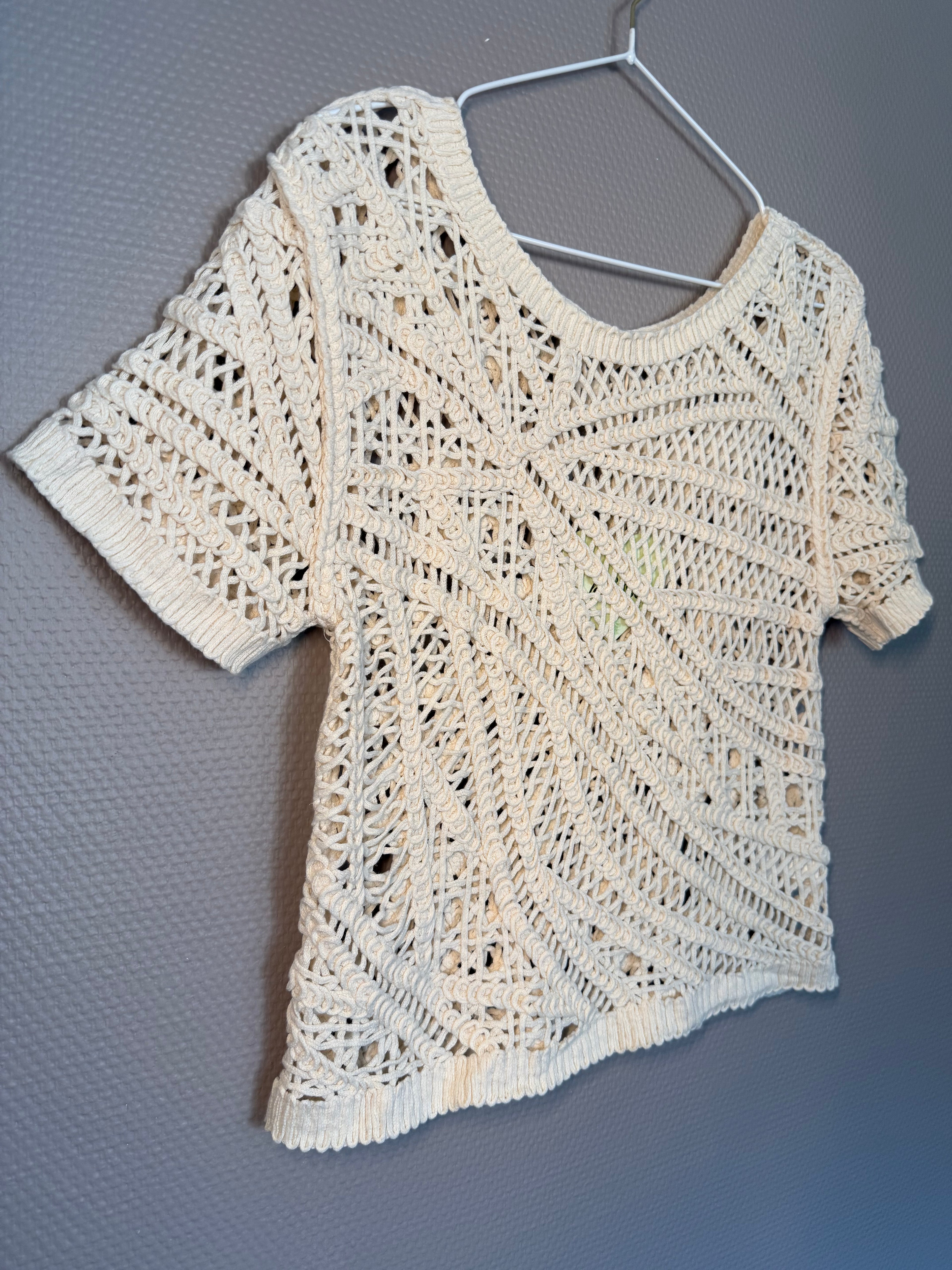 Häkel Pullover in Creme modern und stilvoll