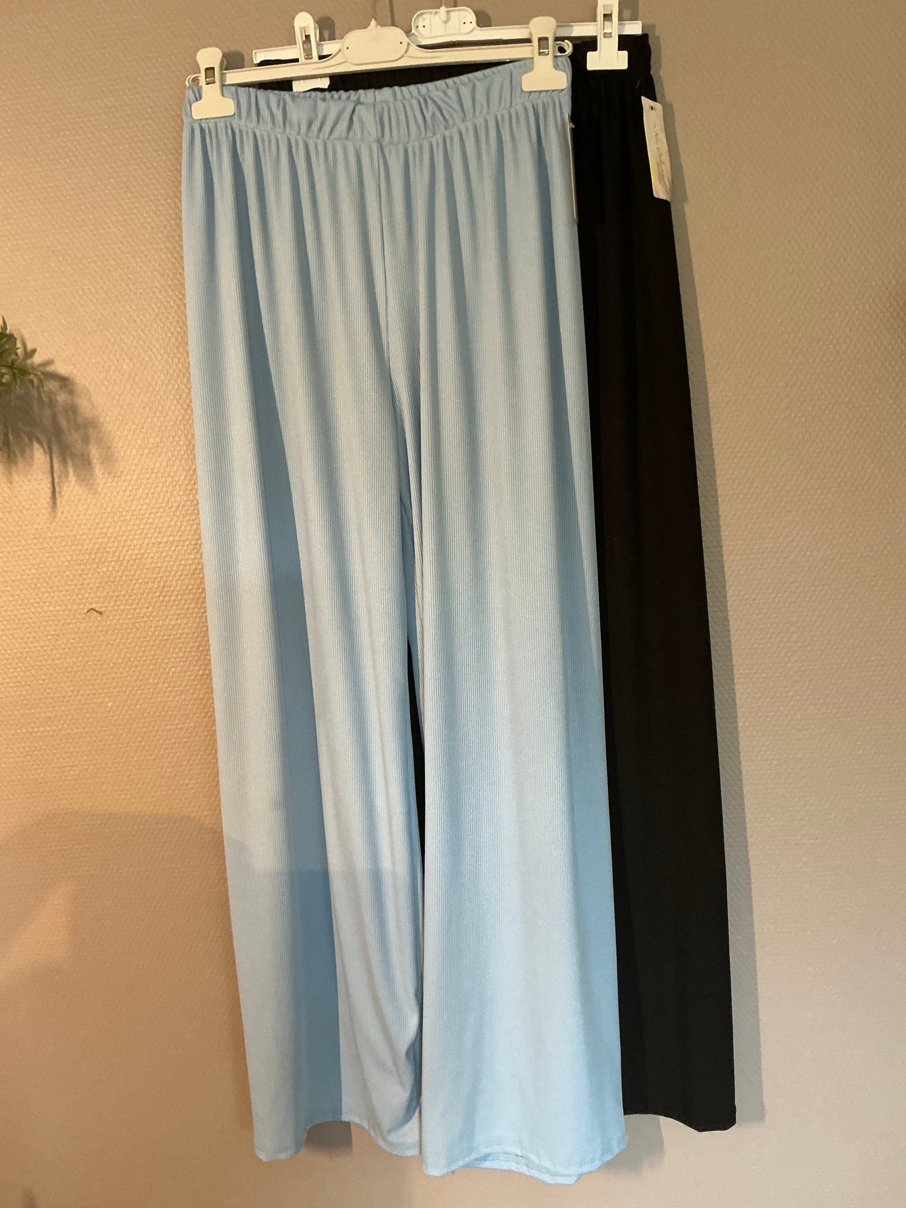 Soft – Hose, Lena